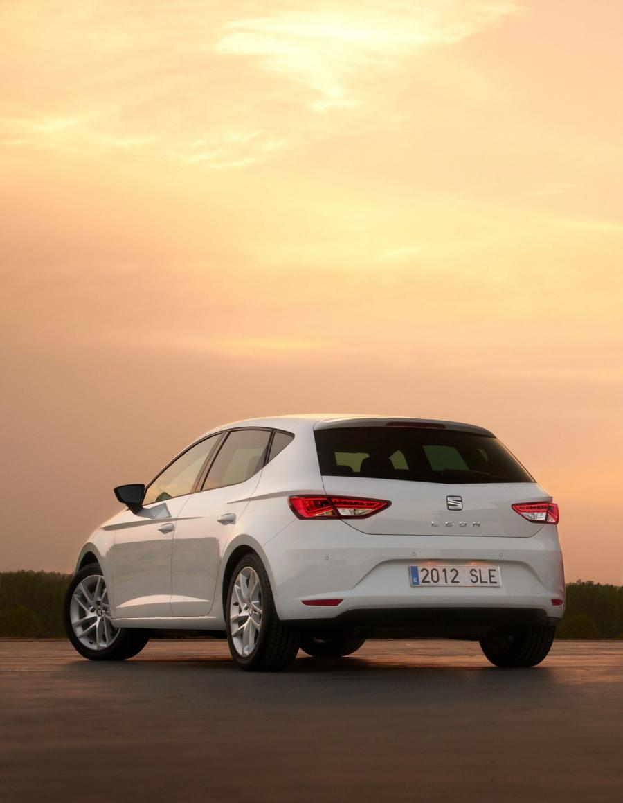 Seat Leon 5-Door 2012 года  (фото 9 из 15)